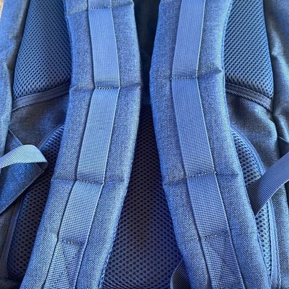 ❤️NWT!!!❤️RARE!!Beautiful Herschel 25L Backpack.Little America.15”Laptop sleeve. - Picture 5 of 17